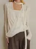 Top de Lana de Punto con Cuello Halter de Terciopelo Falso de Dos Piezas en Malla Superpuesta
