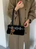 Bolsa feminina transfronteiriça de camurça de grande capacidade, nova bolsa versátil para ombro/axila outono 2026, bolsa de mão vintage para o dia a dia