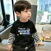 Camiseta de Manga Larga Rayada Patchwork de Dibujos Animados para Niños, Algodón Puro para Primavera y Otoño, Estilo Coreano, Holgada, Moderna, Camiseta Básica Informal para Niños