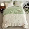 Pequeño y fresco juego de cuatro piezas de algodón de seda fría de verano bordado de tulipanes corazón de niña funda de edredón 1.8m ropa de cama