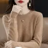 Camisa básica de renda macia e casual com gola redonda para mulheres, novo suéter de tricô estiloso para outono e inverno, caimento solto em bege claro