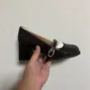 Zapatos de Tacón Alto Grueso Negros de Nueva Temporada Primavera-Otoño de la Princesa Xiangchen para Mujer con Punta Cuadrada y Zapatos Pequeños de Cuero Versátiles Profesionales