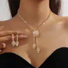 Juego de Collar y Aretes Transfronterizo Europeo y Americano para Novia Boda Simple Combinable Precioso Lujo Ligero Cadena Grabada Juego de Pedrería