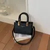 Bolso Elegante con Correa Cruzada, Nuevo Diseño de Moda Coreana para Mujer, Color Sólido, Diseño Simple, Bolso Cuadrado Pequeño Fresco y Moderno 2026 para Mujer