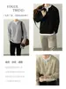 [Sensación Perezosa y Relajada] Textura de Cuadros Falso Dos Piezas Camiseta Holgada de Manga Larga para Hombre Hombros Descubiertos Cuello en V Otoño Sentido de Alta Gama