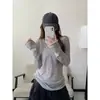 Suéter de punto versátil Sun Yoo gris de cintura alta, escote en V elegante, ajuste ceñido, top base suave de manga larga