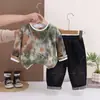 Roupa Infantil Menino Conjunto de Primavera Novo Estiloso Bebê Crianças Primavera e Outono Duas Cores Tie-Dye Gola Redonda Conjunto de Duas Peças para Bebês