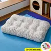 Nueva alfombrilla para cama de gato, adecuada para todas las estaciones, proporciona un espacio seguro y cómodo para dormir para gatos, también adecuada para perros pequeños y medianos; venta al por mayor del fabricante