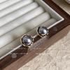 Aretes de perlas gris dorado moda femenina aretes de alto sentido 2024 nuevos estilo vintage temperamento estilo Hong Kong joyería para las orejas