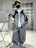 Conjunto de Ropa de Otoño para Niños: Conjunto de Dos Piezas: Sudadera con Capucha y Pantalones de Pierna Ancha, Estilo Coreano Casual Deportivo de Moda para Niños Mayores, Nueva Colección de Otoño