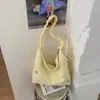 Bolsa Grande de Couro Relaxado para Mulheres 2026 Nova Coleção Primavera Casual Bolsa Transversal Bolsa de Ombro para o Trabalho Bolsa de Tecido Leve