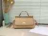 Bolsa de Ombro de Couro Genuíno DG Bolsa Baguete Grande Bolsa de Mão Siciliana Couro de Vaca Transversal Bolsa de Aba Primavera e Verão Bolsa com Estampa de Palma de Vaca