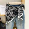 Bufanda Triángulo Flor de Anacardo Coreana Cortina de Trasero Accesorios en Capas para Mujer Cinturón de Jeans Cintura Bufanda de Seda Camisa a Juego para Viaje