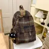 Mochila Escolar Retro de Lana a Cuadros Otoño e Invierno Estilo Japonés Ins Diseño de Nicho Mochila de Gran Capacidad Mochila de Felpa para Niña
