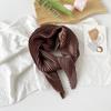Bufanda pequeña plisada de color sólido de 70 cm para damas, bufanda pequeña fresca de estilo japonés y coreano, bufanda chal, chal pequeño, moda, banda para el cabello al por mayor
