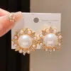 Brincos de Tarraxa Girassol Cravejados com Diamantes Falsos Pérolas, Estilo Luxo Leve Agulha de Prata, Brincos Vintage Fashionáveis e Exquisitos, Joias de Orelha de Segunda Mão de Alta Qualidade