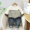 Sudadera Infantil Primavera y Otoño Conjunto de Dos Piezas Moda para Niños 2024 Ropa Nueva Bebé Rayas Empalmadas Dos Piezas Tendencia