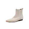 Botines Chelsea de piel de oveja en un estilo clásico y vintage, perfectos para ir al trabajo, con tacón bajo, punta cuadrada pequeña y construcción totalmente de piel, diseñados para la temporada otoño/invierno 2026 y disponibles en estilo botín corto para mujer