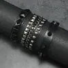 Pulseira de Couro Larga Masculina Moda Europeia e Americana Mais Vendida Transfronteiriça com Rebites de Caveira Únicos e Ousados, Acessórios de Pulseira Punk para Street Dance