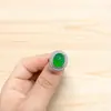 Anel de Chalcedônia Verde Natural Qiguang com Cabochão Grande Corpo Vitrificado Cada Verde Imperial Comparável à Cor da Jadeíta Pedra de Jade Anel Feminino