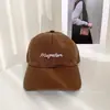 Boné de Baseball Versátil com Bordado de Letra Simples para Homens e Mulheres, Boné com Aba Casual Versátil de Primavera para Casais, Chapéu de Sol para Afinar o Rosto