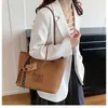 Bolso de Hombro de Moda con un Toque de Lujo, Diseño de Nicho, Bolso Cruzado de Gran Capacidad, Bolso de Mano Moderno y Elegante