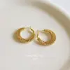 Brincos de agulha de prata 925 com corrente em anel C, design oco tridimensional trançado, únicos e versáteis, argola grande exagerada, brincos de luxo leve