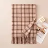Bufanda y chal de invierno para mujer, estampado a cuadros con flecos, estilo coreano, ambiente de campus, bufanda unisex, calentador de cuello para parejas