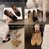 Zapatos de salón de moda, la producción en masa ha sido lanzada