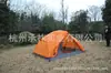Fontes transfronteiriças de mercadorias incluem assentos de apoio, barracas huba, 2 barracas de camping, 2 barracas e barracas de parque.