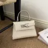 Bolsa de Ombro com Padrão Único de Crocodilo 2026 Novo Modelo Bolsa Transversal Personalizada Fecho de Trava Fashionable Pequena Bolsa Quadrada para Mulheres Versão Coreana