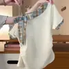 Camiseta Cropped Feminina de Manga Curta, Gola Bardot, Color Block Xadrez Doce e Picante, Novo Estilo Verão 2026, Top Curto Franzido Ajustado com Laço