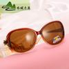 Hermosas gafas de sol románticas para mujer gafas de sol para exteriores gafas de sol una generación de venta ambulante polarizador al por mayor