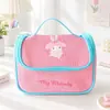 Bolsa de maquiagem oficial da Sanrio da Hello Kitty, uma bolsa de armazenamento fofa de desenho animado, perfeita para viagens, portátil e respirável