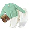 Conjunto estilo coreano para niños y niñas, nueva colección otoño 2026: conjunto informal de dos piezas para niños, polo de punto trenzado bordado y manga larga