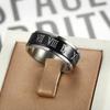 Joyería Nueva para Hombre Transfronteriza Anillo Creativo Europeo y Americano de Acero Inoxidable Giratorio Números Romanos Anillo de Acero de Titanio