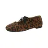 Zapatos de mujer Mary Jane retro franceses con correa cruzada, nueva colección 2026, puntera cuadrada, boca poco profunda, bailarinas planas