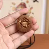 Tesoro de cinco manos de azufaifo rayado por un rayo natural, artículos taoístas pulidos a mano, productos culturales y creativos de madera rayada por un rayo, venta al por mayor directa de fábrica