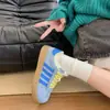 Zapatillas de Entrenamiento Alemanas de Cuero Suave para Mujer, Nuevo Estilo Primavera 2026, Punta Redonda con Cordones Versátiles Suela Suave Tenis Rojos, Zapatos Deportivos Casuales