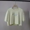 [Bizheng] Nueva Camiseta de Manga Corta Suelta Estilo Coreano con Bordado de Letras de Dibujos Animados Reductora de Edad para Mujer Primavera y Verano 2026 5768