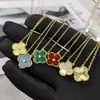 Colar Fanjia Diamante Trevo de Quatro Folhas de Natal Feminino Prata Esterlina Banhado a Ouro Luxo Acessível Madrepérola Branca Natural Ágata Vermelha Corrente para Clavícula