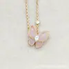 Trébol de Cuatro Hojas Estilo Nuevo Collar de Mariposa de Calcedonia Rosa 18K Collar de Turquesa Mariposa de Diamante Completo de Nácar Collar de Nácar