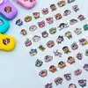 Colección de Crayones Lindos Shin-chan Dibujos Animados Japoneses Pegatinas Lindas Nicho Pegatinas Decorativas para Funda de Laptop y Teléfono Móvil