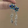Aretes Florales con un Toque de Alta Gama, Colgantes Asimétricos de Flor de Cerezo, Accesorios Versátiles y Elegantes
