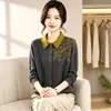 Roupas Femininas para Mães de Meia-Idade e Idosas, Novo Estilo Outono e Inverno Cardigan de Tricô Peça Externa, Blusa Elegante da Moda Solta Emagrecedora
