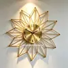 Relógio de Parede Artístico de Ferro e Cristal Estilo Europeu Atacado, Design Artístico de Luxo Leve, Relógio Silencioso para Decoração de Hotel e Pousada