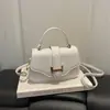 Bolsa Quadrada Pequena Simples Lisa Transfronteiriça 2026 PU Nova Estilosa Textura Retrô Para o Dia a Dia Ombro Único Transversal De Mão Feminina