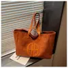 Bolsa Feminina de Veludo Pele de Veado Grande Capacidade Nova 2025 Outono Casual Cor Pura Retro Simples Bolsa Tote de Ombro Moda para o Trabalho