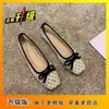 Zapatos Bajos de Malla Hueca Estilo Chanel Clásico para Commuter Verano 2026 Nuevos Zapatos de Suela Plana Retro con Punta Cuadrada Estilo Francés