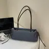 Bolsa de Ombro e Bolsa de Braço Casuais Femininas Tendência e Estilosa para o Outono de 2025